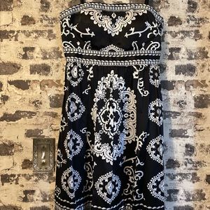 Beautiful satin dress with removable straps